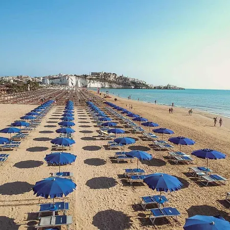 ホテル ピッツオムンノ パレス ヴィエステ