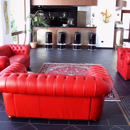 ピッツオムンノ パレス 5*