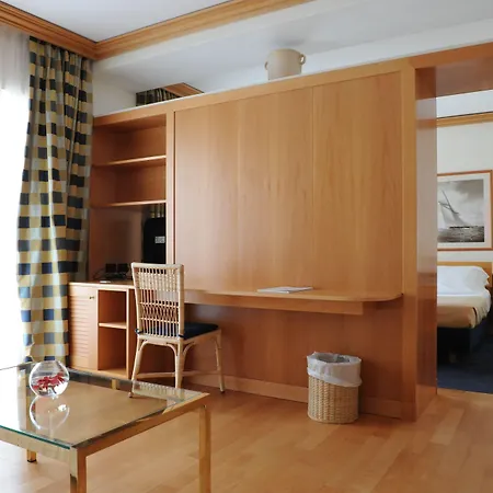 ピッツオムンノ パレス ヴィエステ