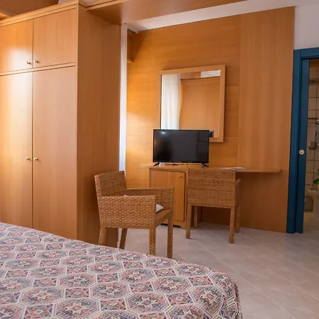 ホテル ピッツオムンノ パレス 5*